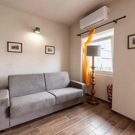 Hillside Escape * Pontestura